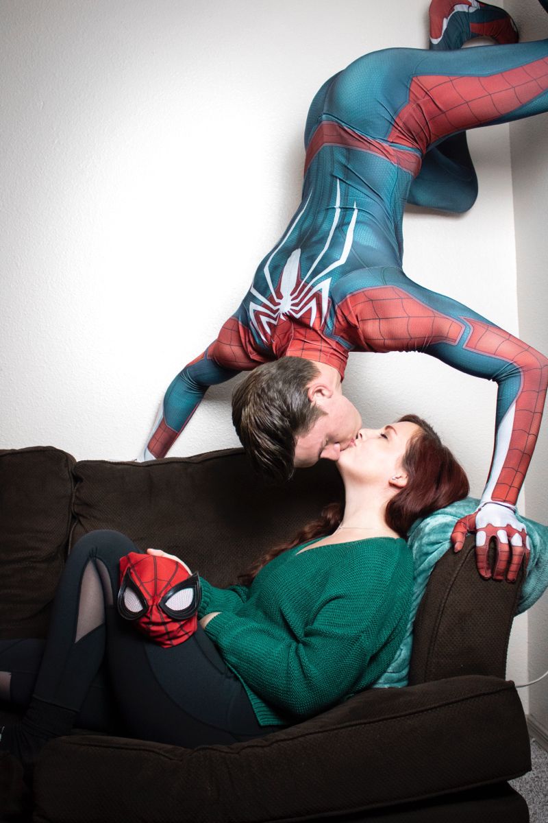 Spider Man Upside Down Kiss