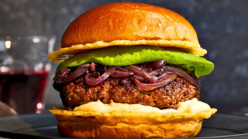 The Ultimate Guide to the Best Burgers: From Classics to Gourmet Delights