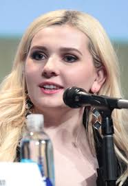 Abigail Breslin: A Versatile Star in Hollywood’s Film Galaxy